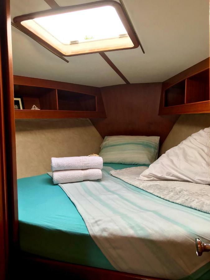 Sleep & Boats Barcelona City Sant Adria de Besos Ngoại thất bức ảnh