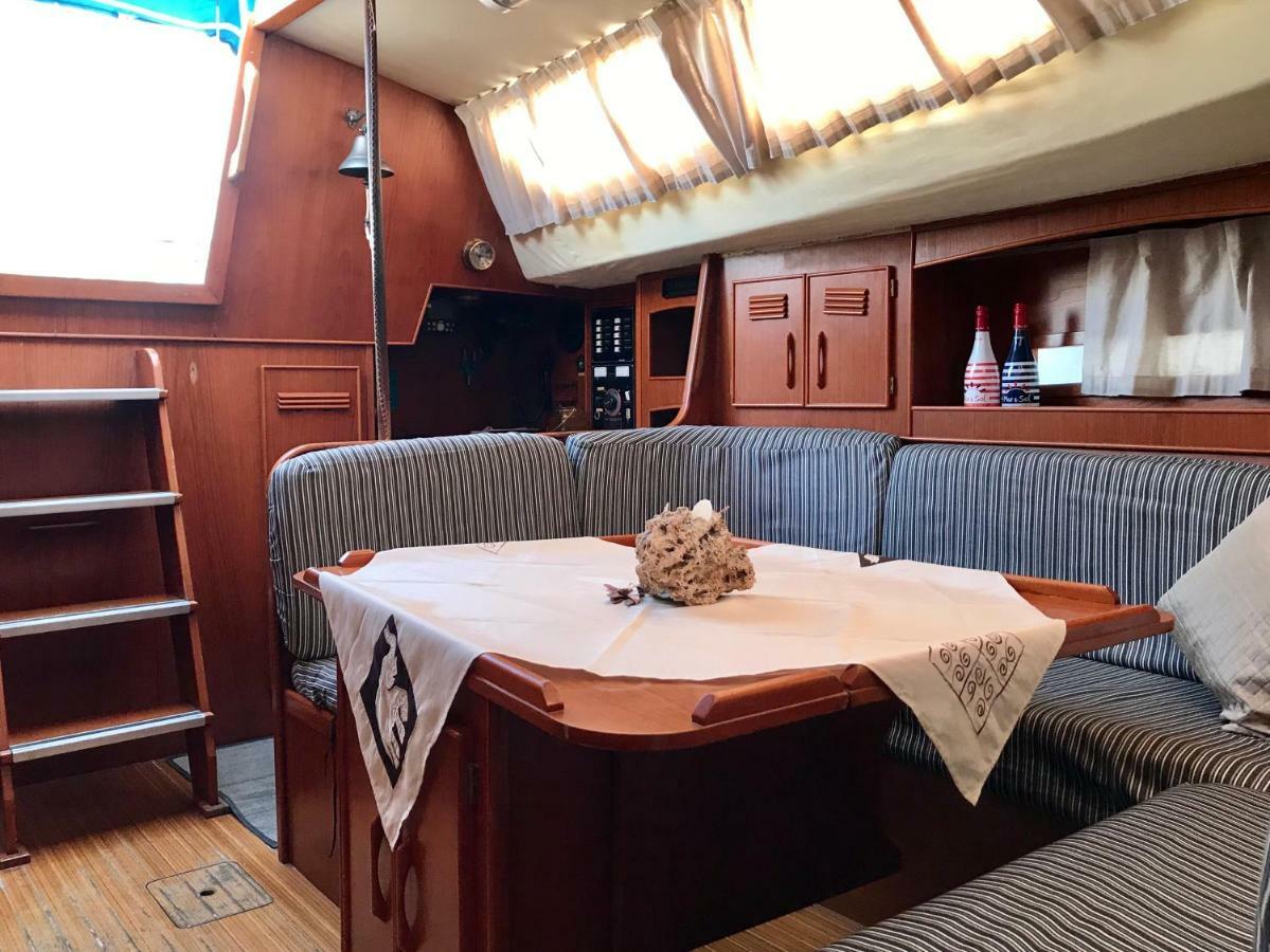 Sleep & Boats Barcelona City Sant Adria de Besos Ngoại thất bức ảnh