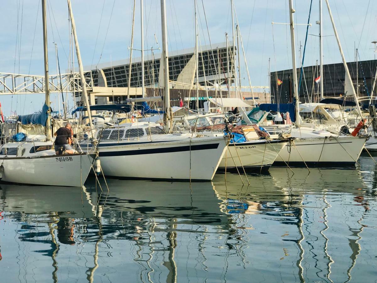 Sleep & Boats Barcelona City Sant Adria de Besos Ngoại thất bức ảnh
