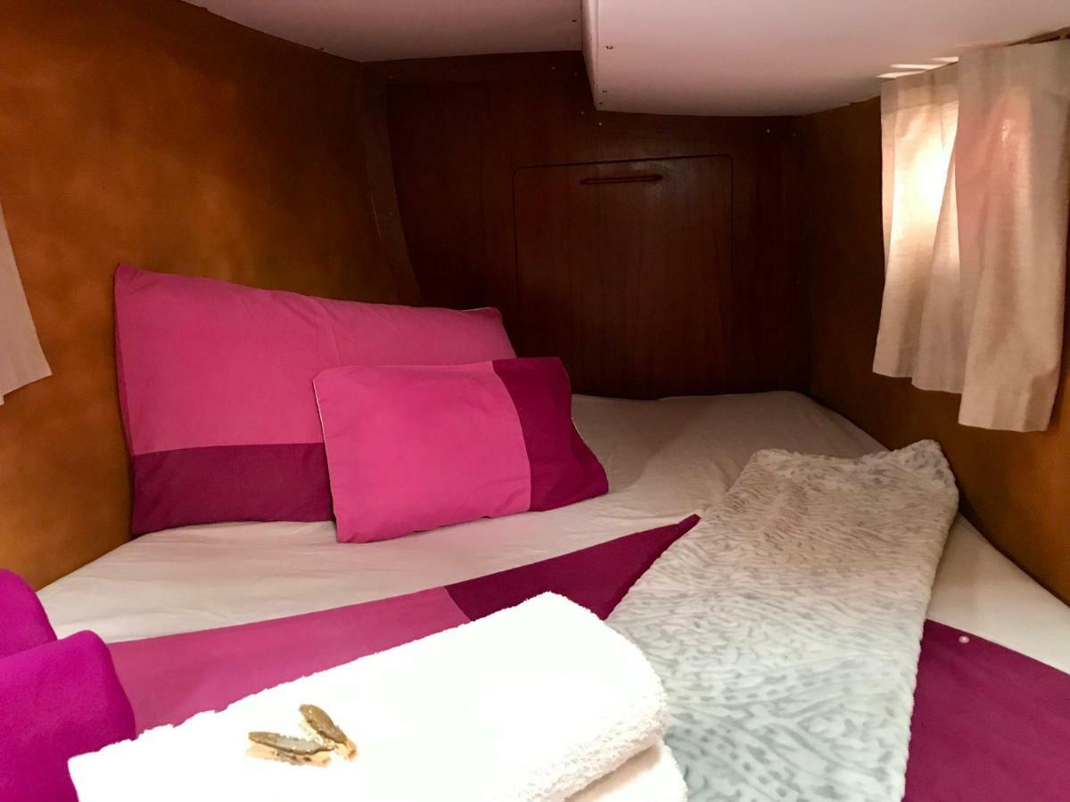 Sleep & Boats Barcelona City Sant Adria de Besos Ngoại thất bức ảnh